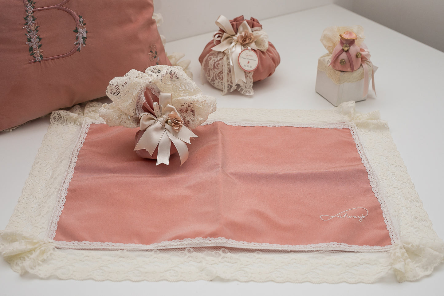 Taffetà and Lace
