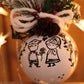 Sfera di Natale in Vetro Personalizzata Soggetto Fidanzatini Dipinta A MANO Prodotto Made in Italy