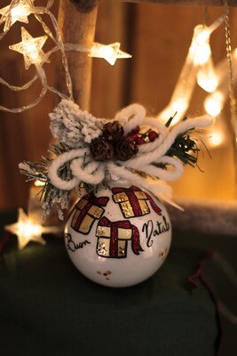 Sfera di Natale in Vetro Personalizzata Soggetto Pacchetti Dipinta A MANO Prodotto Made in Italy